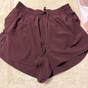 lululemon athletica Women's side conch Plum Drawstring Athletic Shorts sz XXs